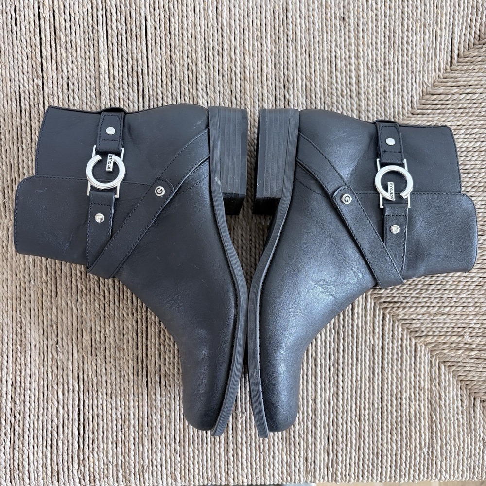 Guess Women Black Faux Leather Ankle Booties Sz 8.5 Harness Moto Biker Grunge - Picture 6 of 8